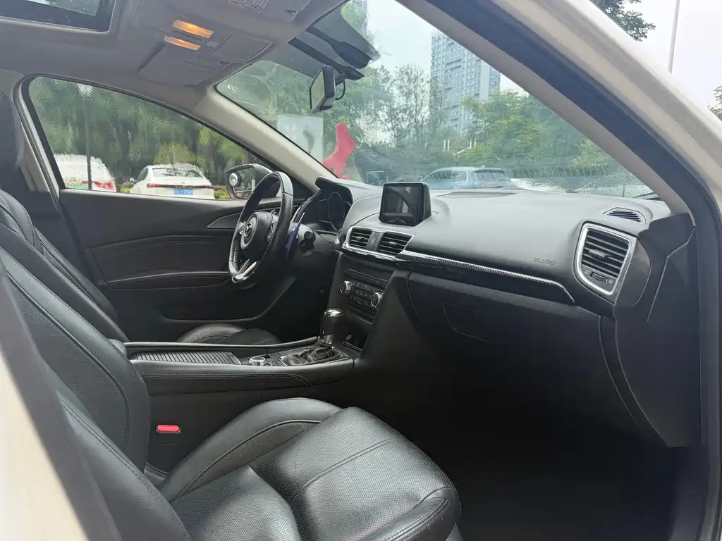 Mazda 3 Axela — миниатюра 11