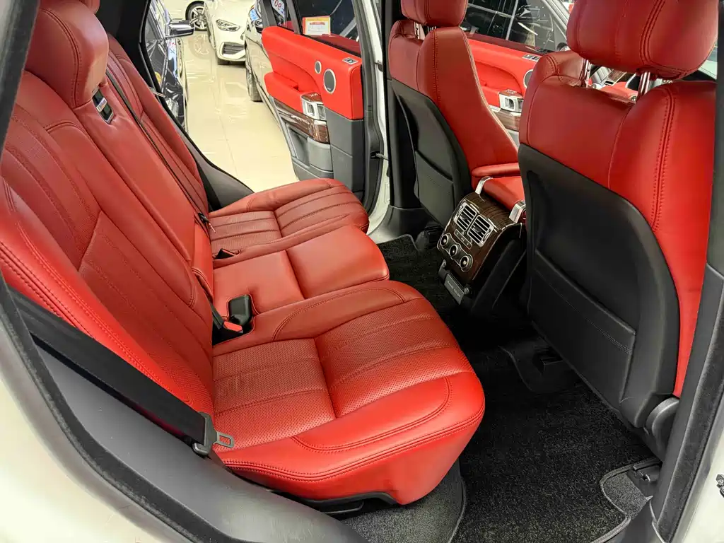 Land Rover Range Rover — миниатюра 21