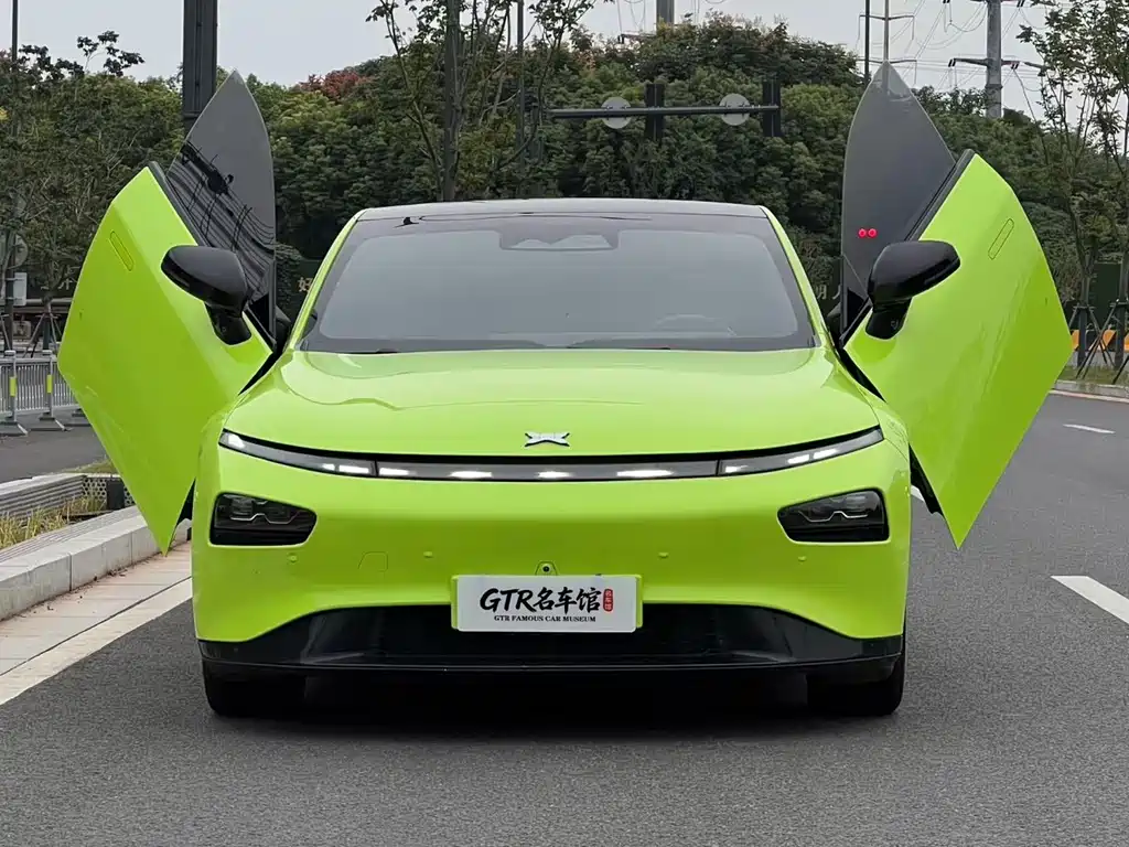 XPeng P7 — миниатюра 3
