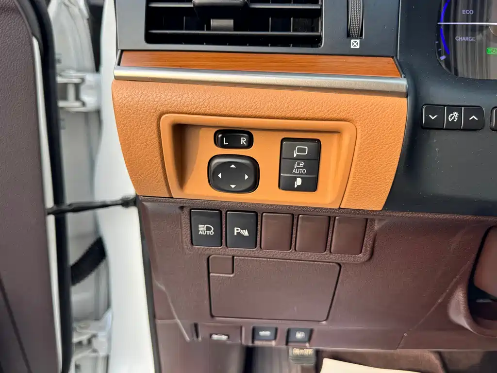 Lexus ES 2015 300h Luxury