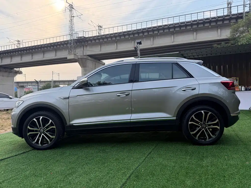 Volkswagen T-Roc — миниатюра 7