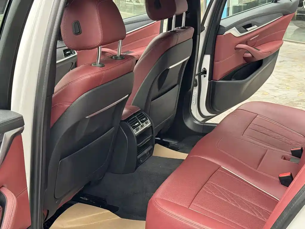 BMW 5 Series — миниатюра 7