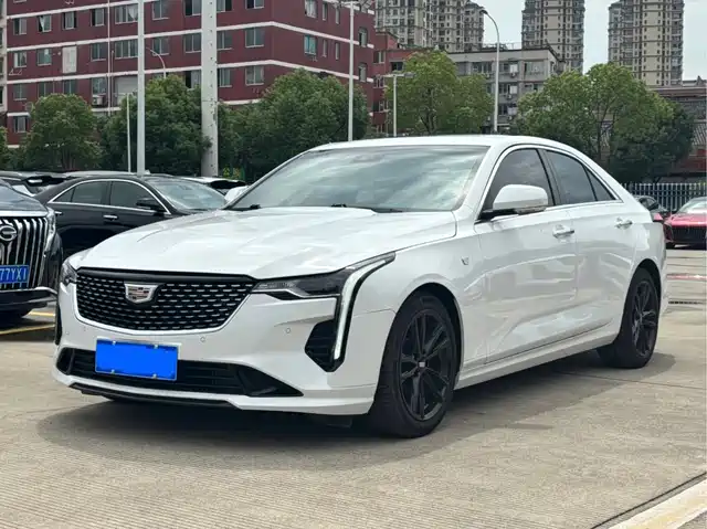 CADILLAC  CT4 2022