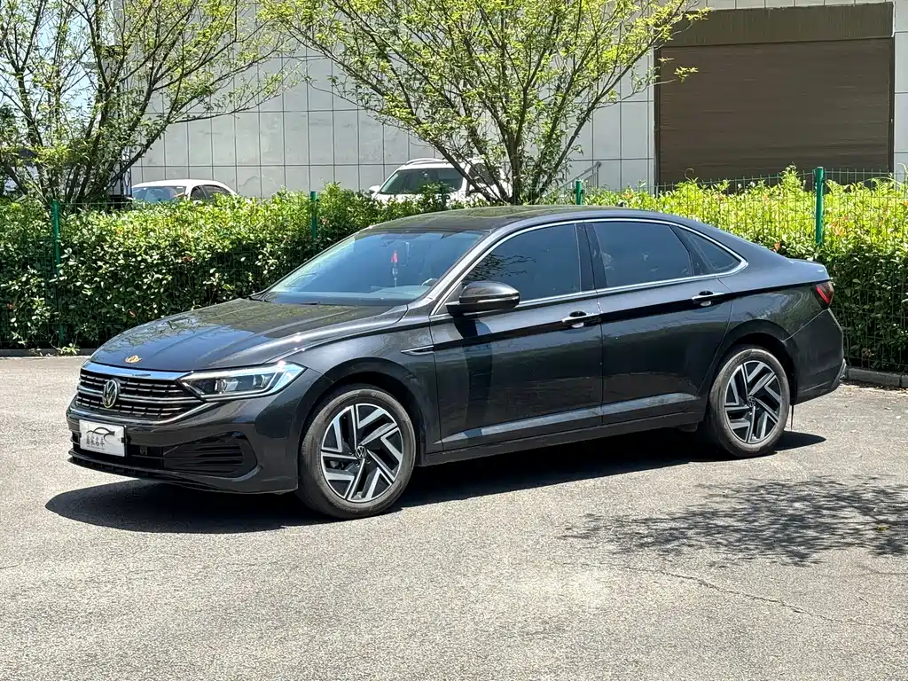 Volkswagen Sagitar 2025 300TSI DSG