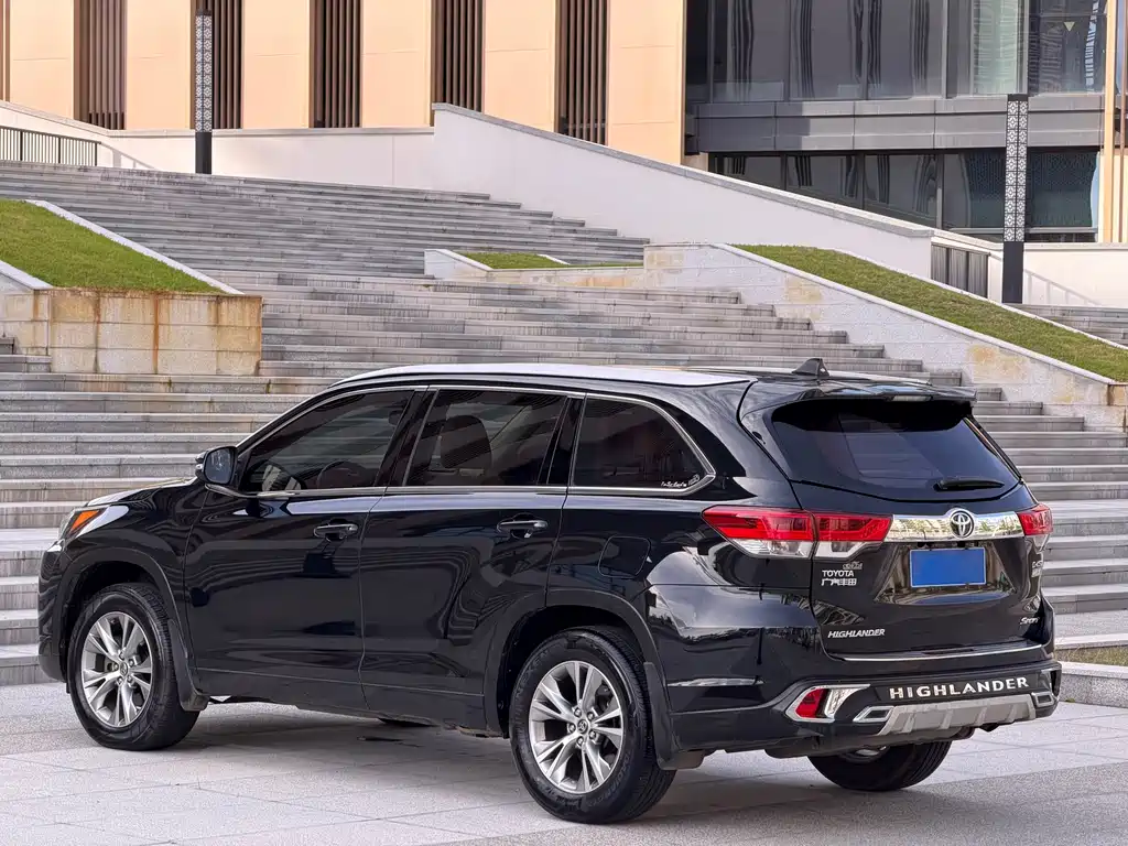 Toyota Highlander — миниатюра 4