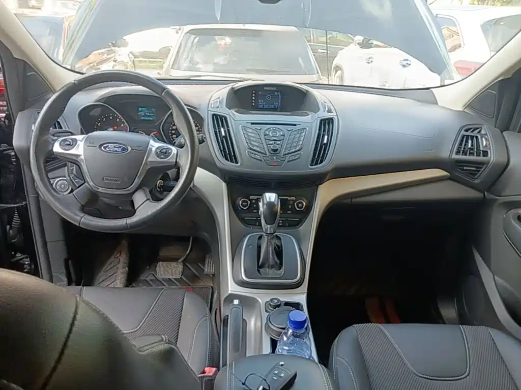 Ford Kuga — миниатюра 10