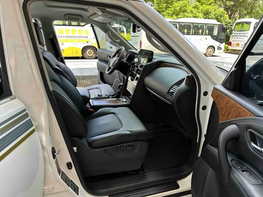 Nissan Patrol ARMADA 5.6L Armada Platinum Edition, фото 11