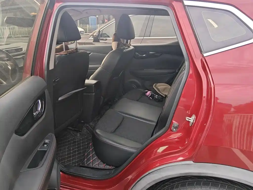 Nissan Qashqai — миниатюра 14