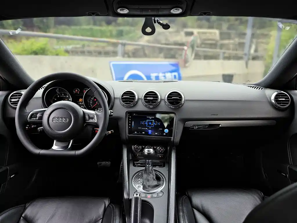 Audi TT — миниатюра 4