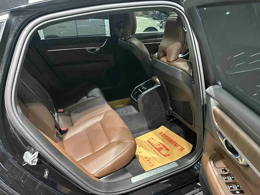 Volvo S90 2022 B5 Luxury