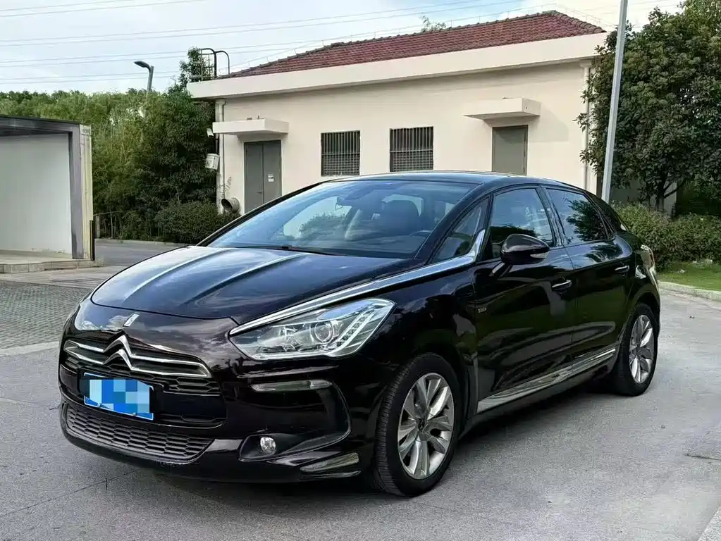 DS DS 5