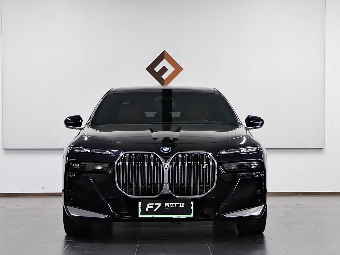 BMW i7