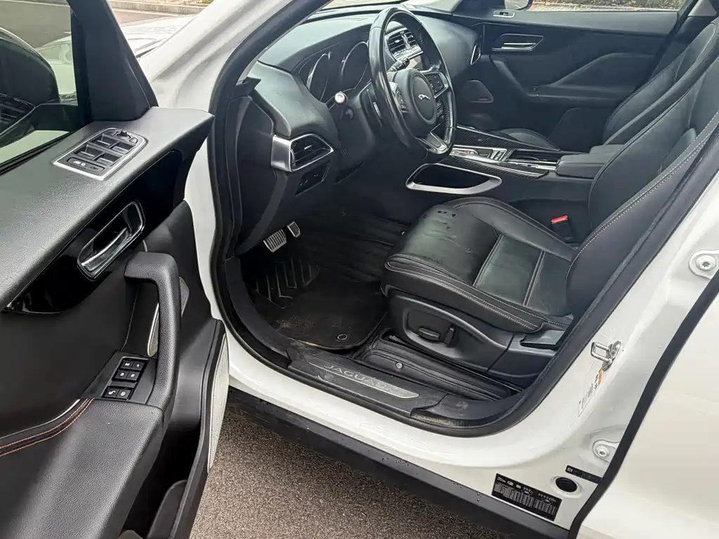 Jaguar F-PACE — миниатюра 12
