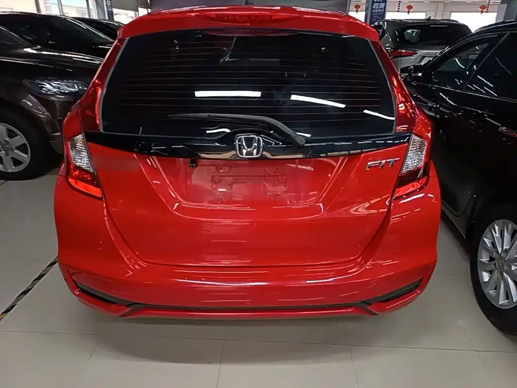 Honda Fit — миниатюра 6