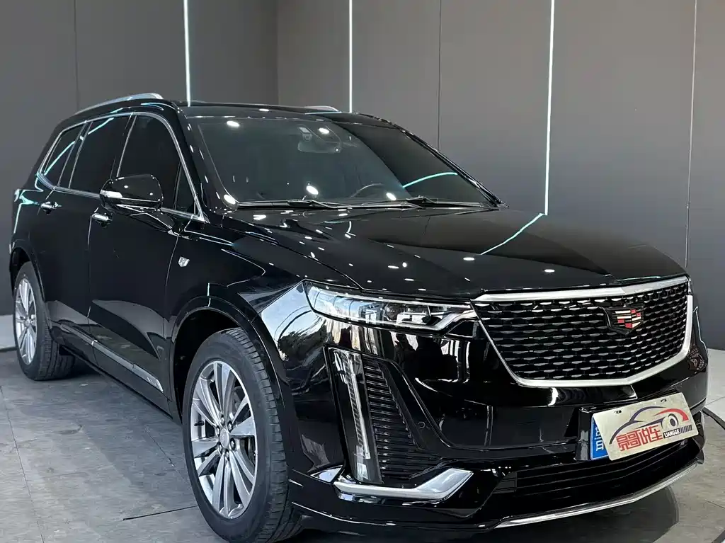 CADILLAC XT6