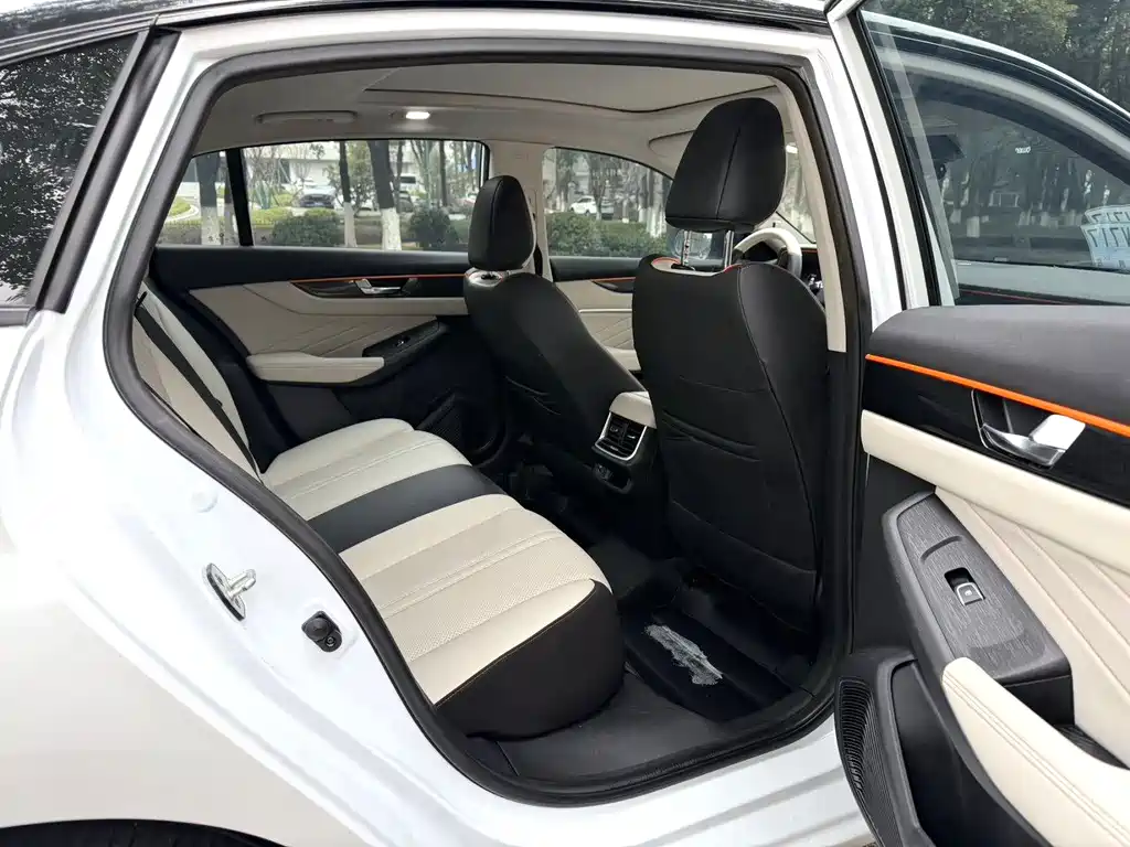 Dongfeng Aeolus Yixuan Max MAX 2023 1.5T
