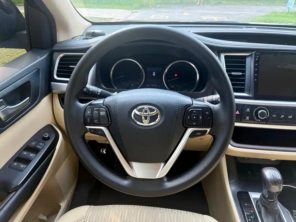Toyota Highlander 2021 2.0T Elite 7 мест
