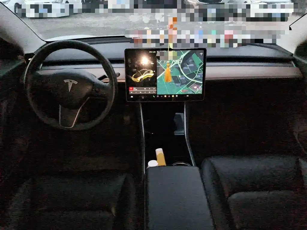 Tesla Model 3 — миниатюра 10