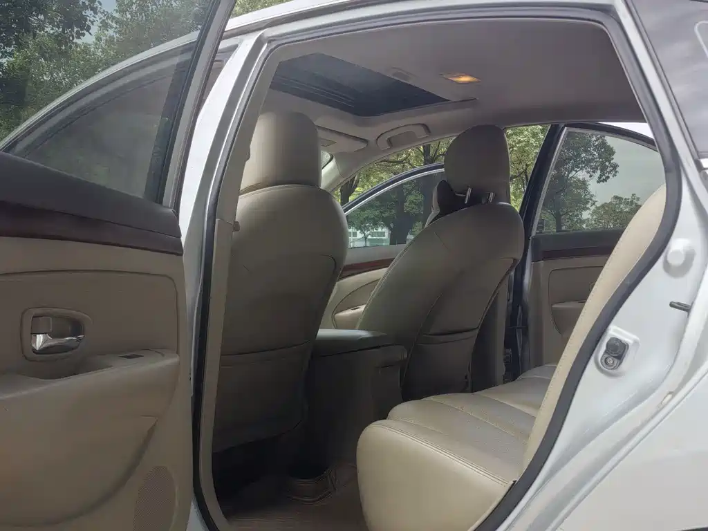 Nissan Sylphy — миниатюра 6