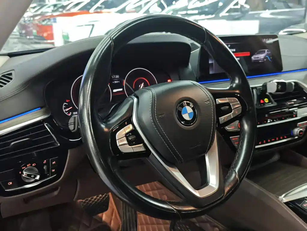 BMW 5 Series New Energy — миниатюра 14