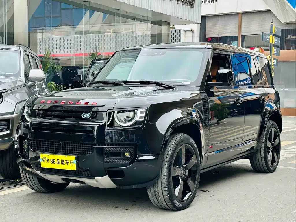 Land Rover Defender 2024