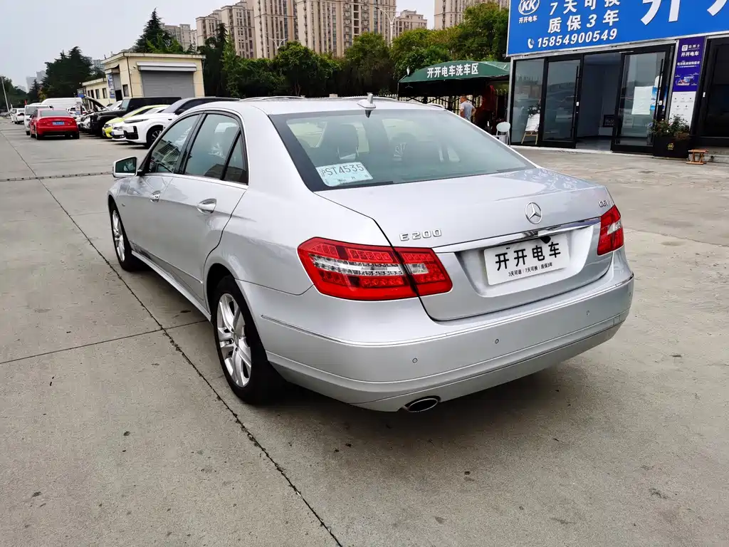 Mercedes-Benz E-Class (Import) — миниатюра 6