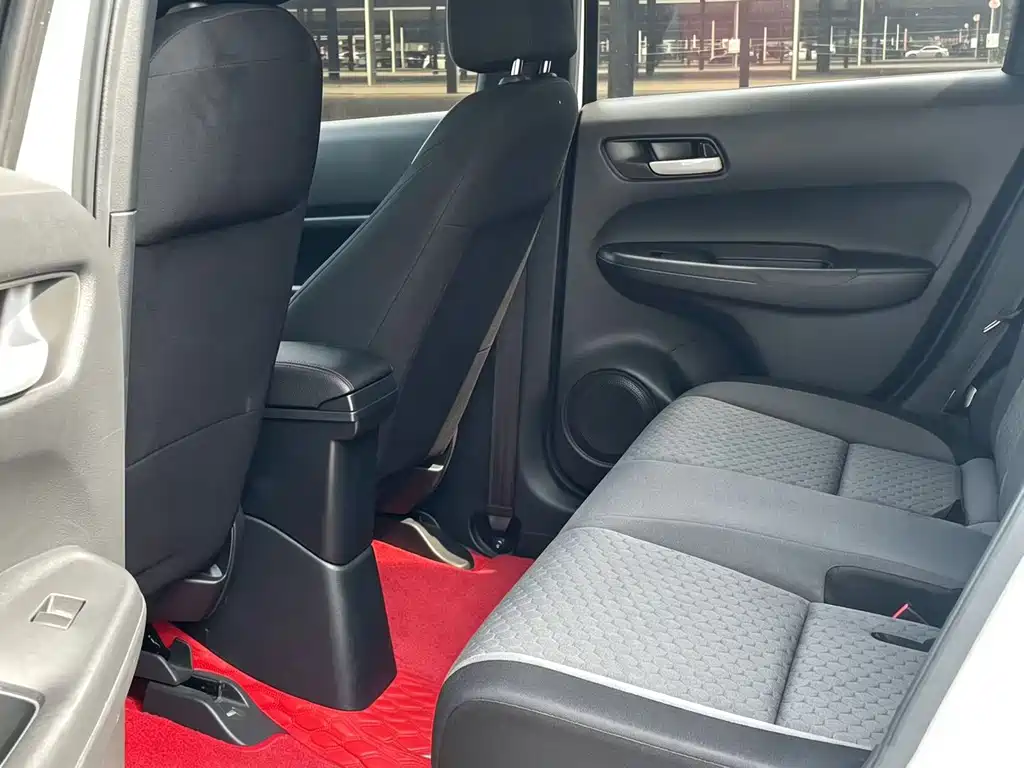 Honda Fit — миниатюра 6