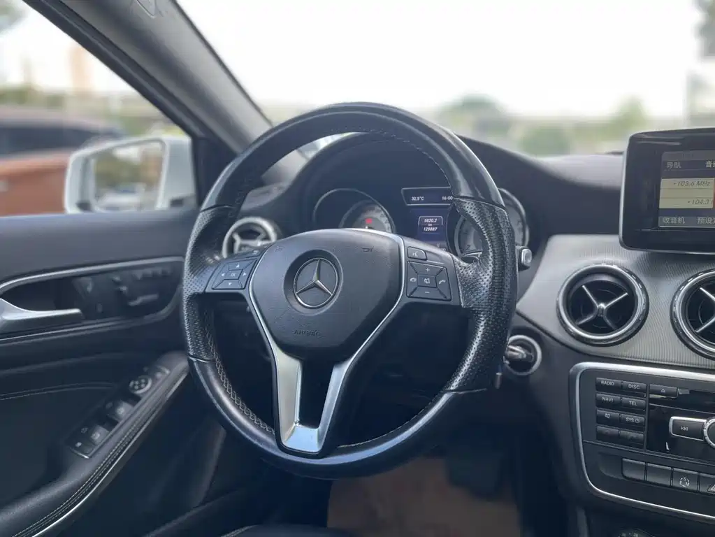 Mercedes-Benz GLA — миниатюра 16