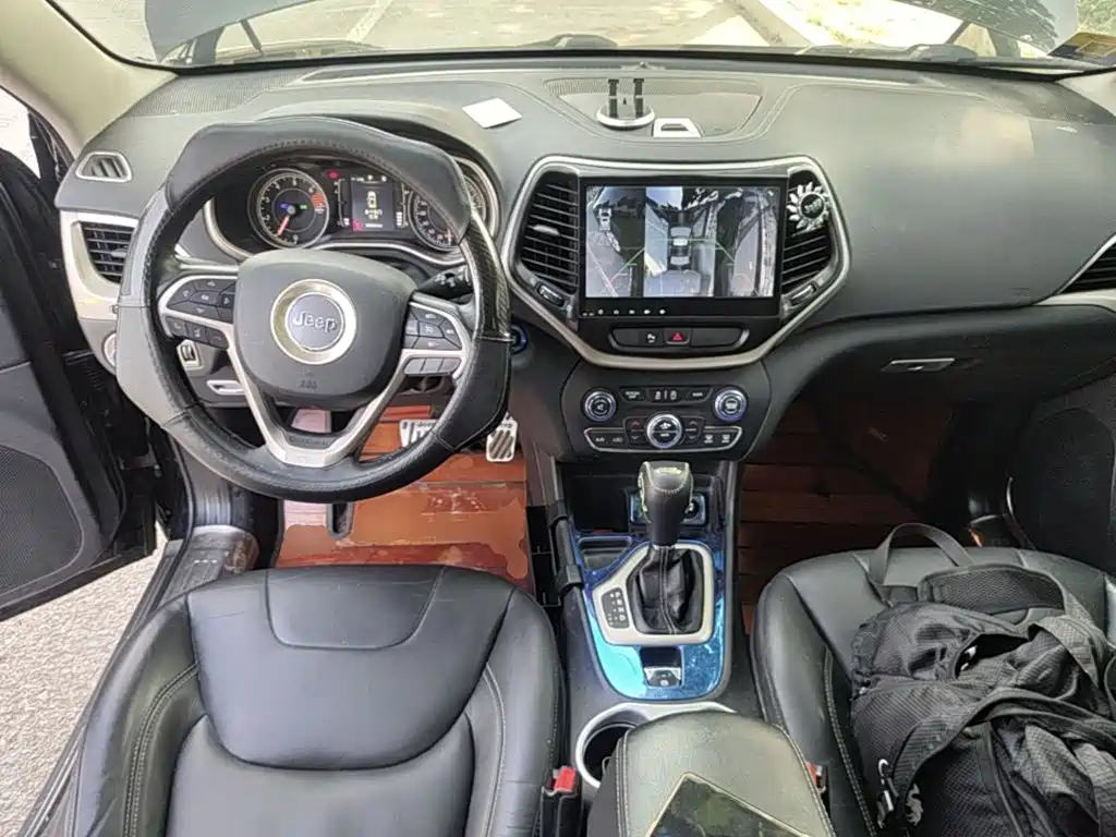 Jeep Cherokee — миниатюра 10