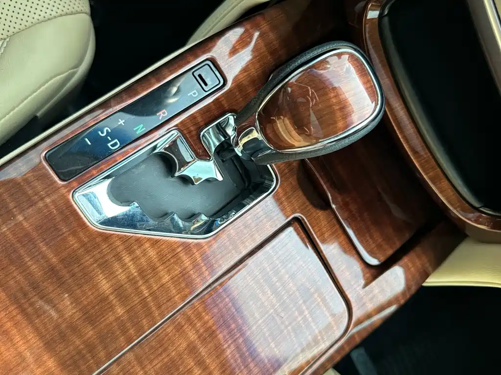 Toyota Crown — миниатюра 15