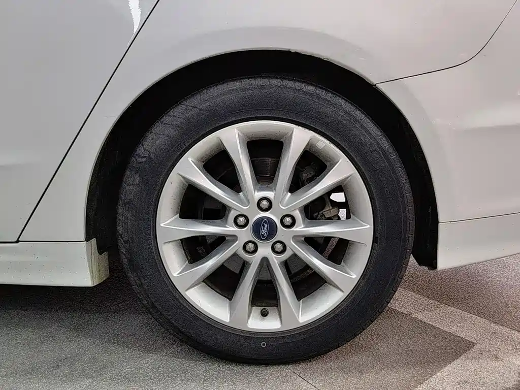 Ford Mondeo — миниатюра 17