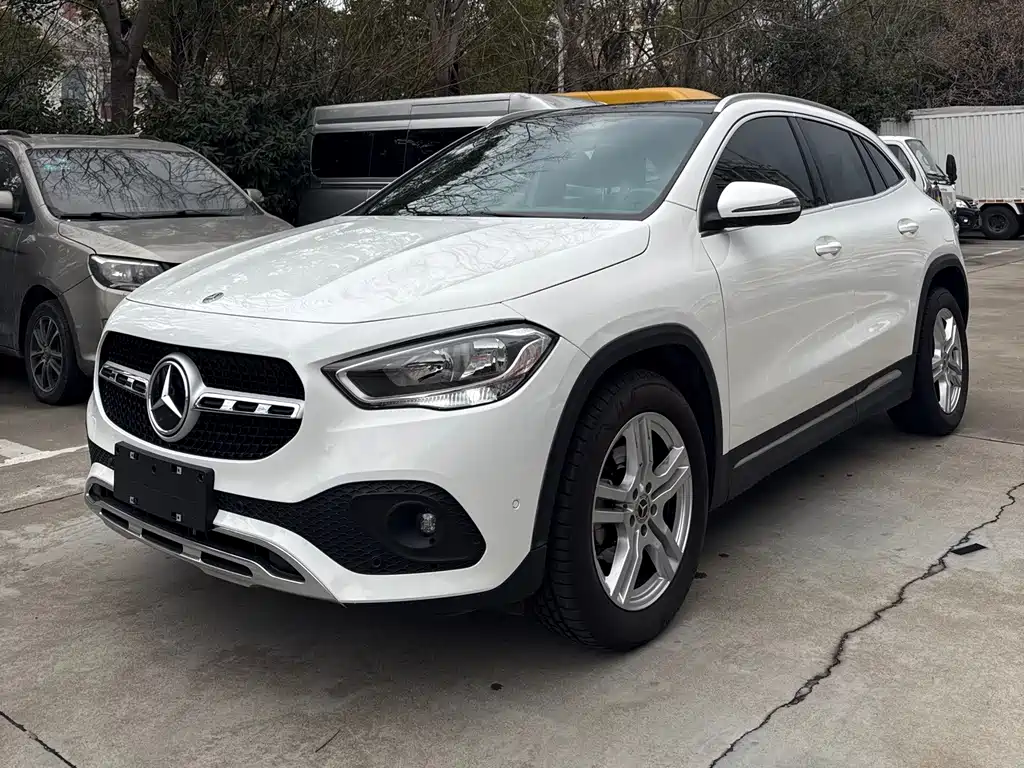 Mercedes-Benz GLA 2021