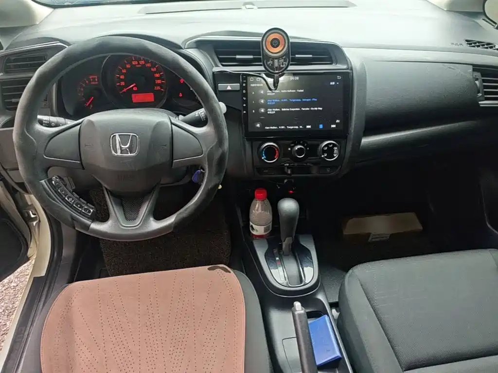 Honda Fit — миниатюра 10
