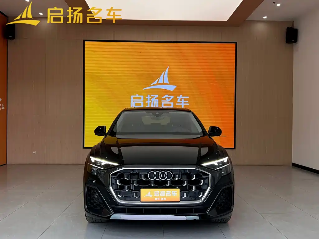 Купить Audi Q8