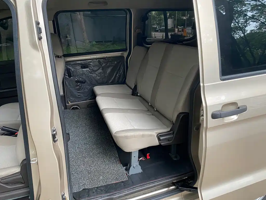 Wuling Hongguang V — миниатюра 12