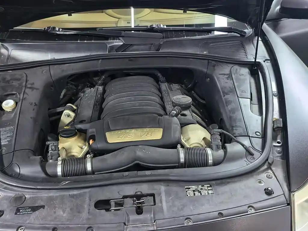 Porsche Cayenne — миниатюра 10