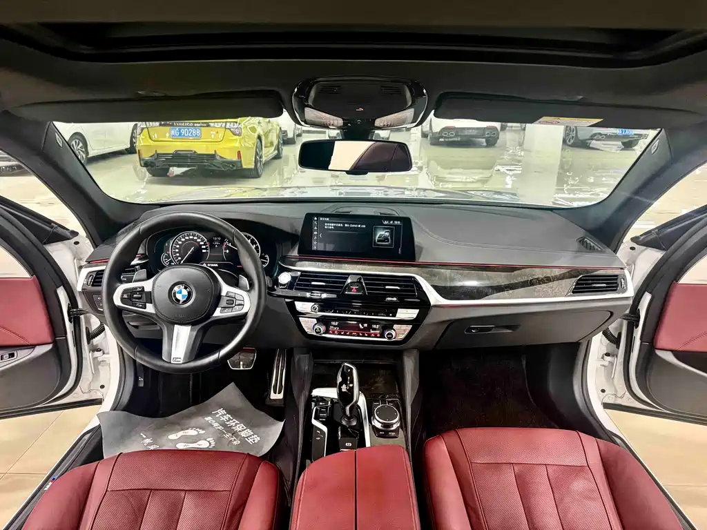 BMW 5 Series — миниатюра 7