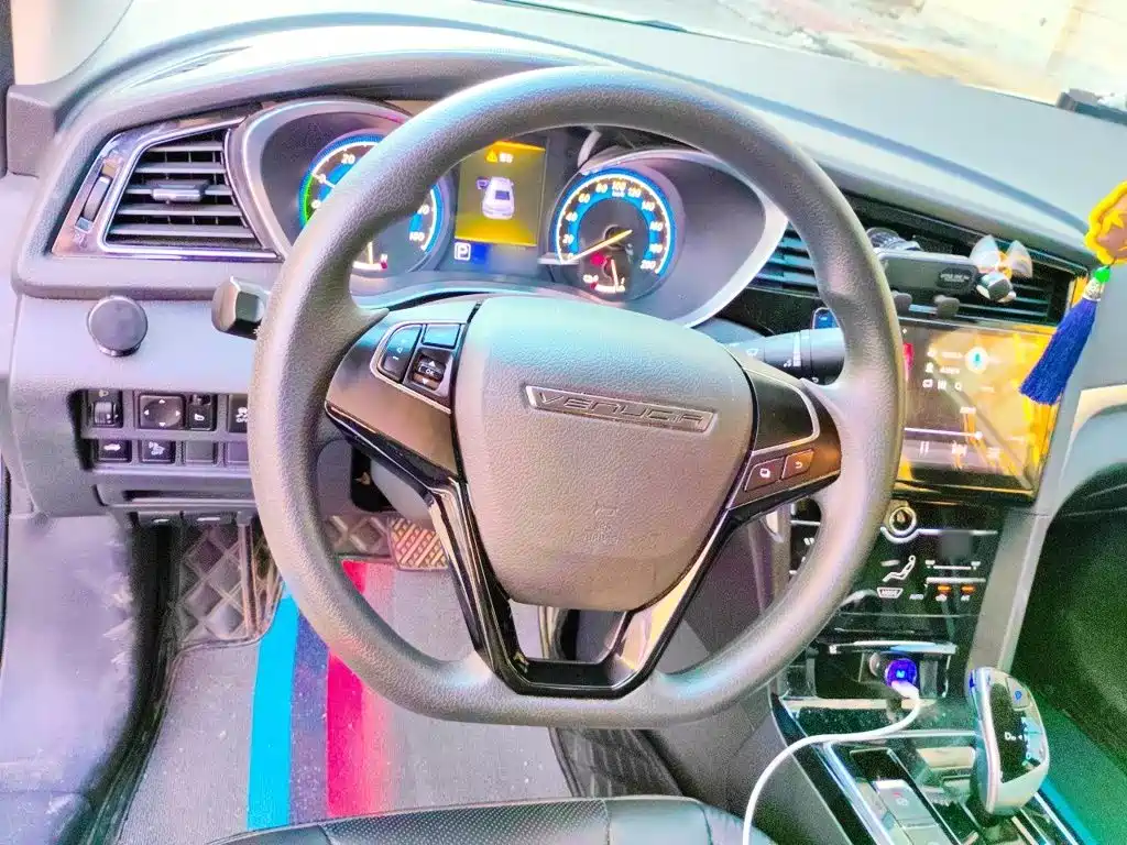 Venucia D60 EV — миниатюра 3
