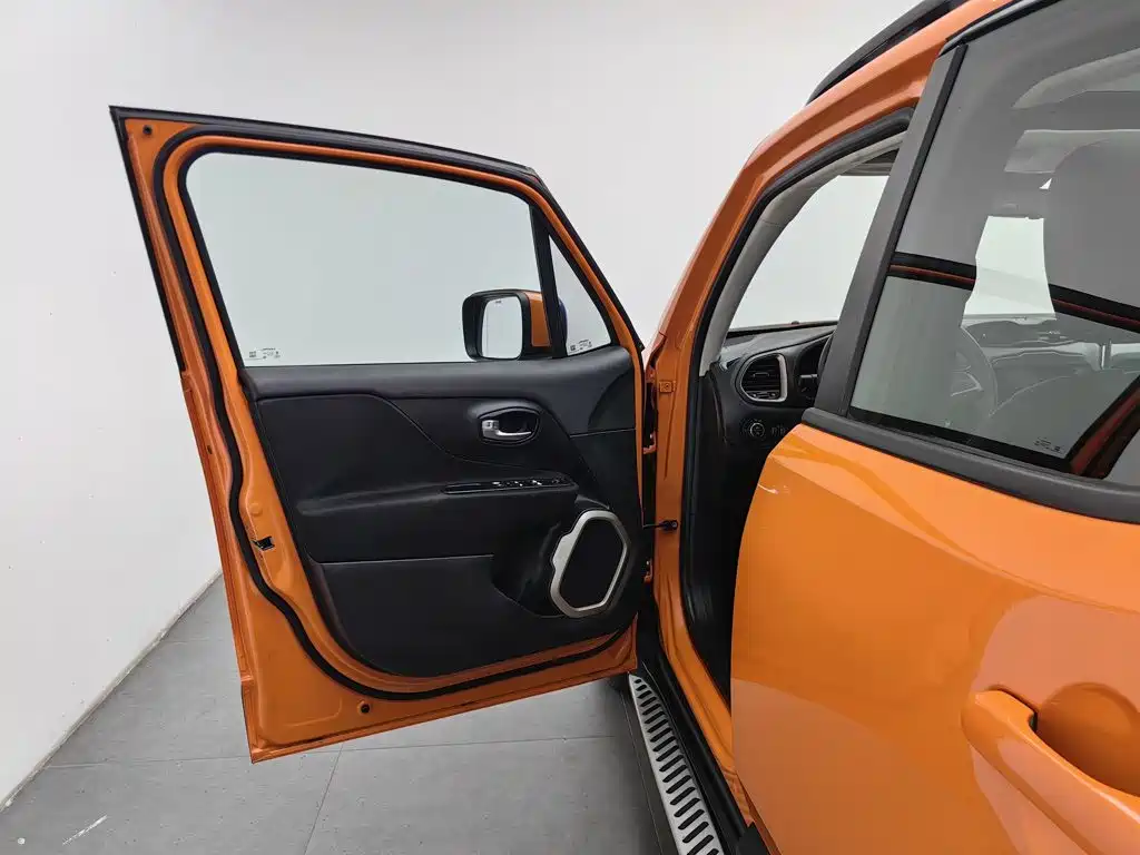 Jeep Renegade — миниатюра 8