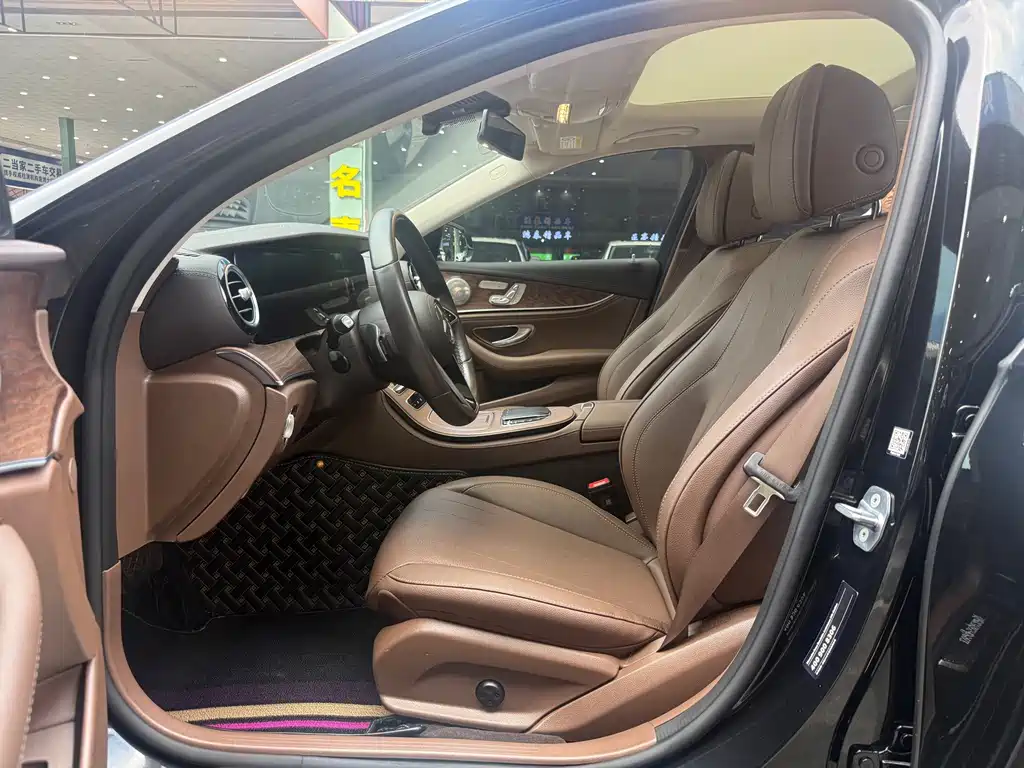 Mercedes-Benz E-Class — миниатюра 12