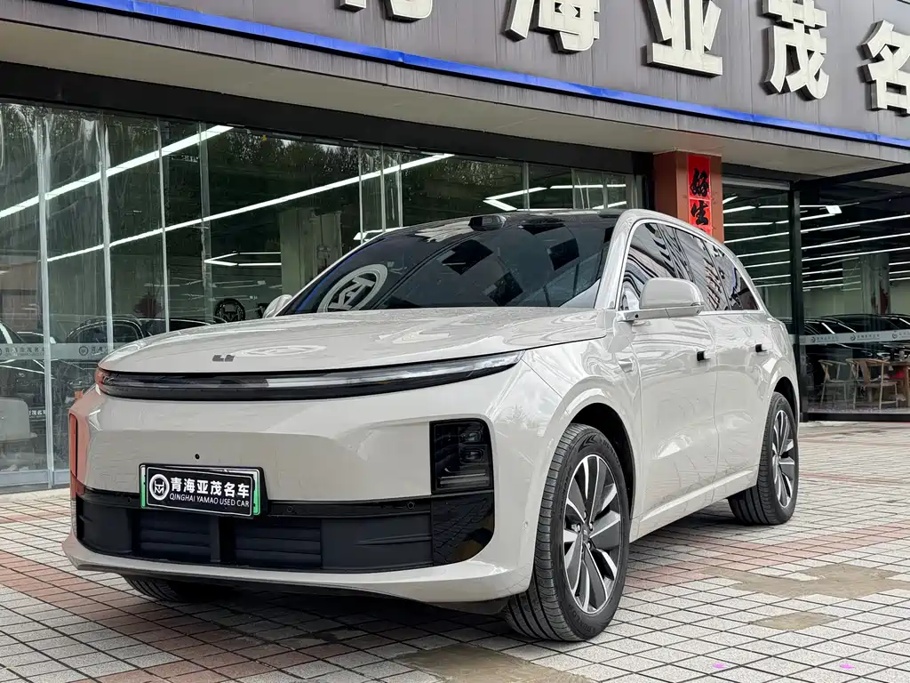 Li Auto Li L6 2025
