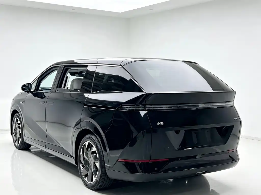 XPeng X9 — миниатюра 10