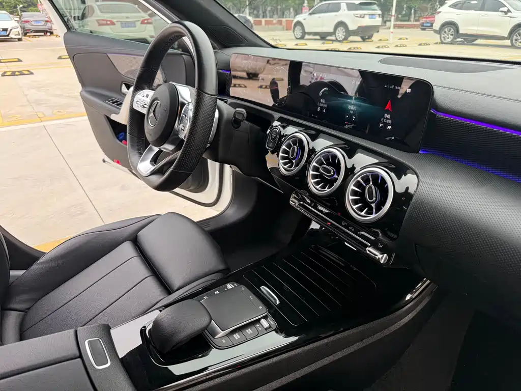 Mercedes-Benz A-Class — миниатюра 12