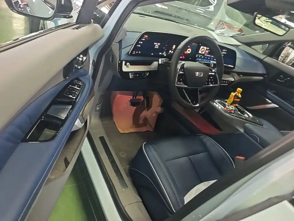 Cadillac IQ — миниатюра 16