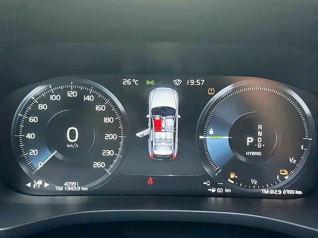 Volvo XC60 PHEV T8 E Drive Hybrid Smart Vision Sport Edition, фото 13
