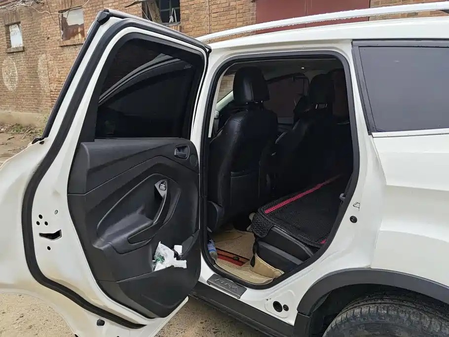 Ford Kuga — миниатюра 11