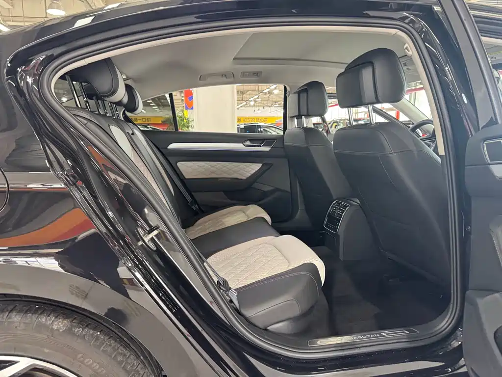Volkswagen Magotan 2025 330TSI DSG Luxury