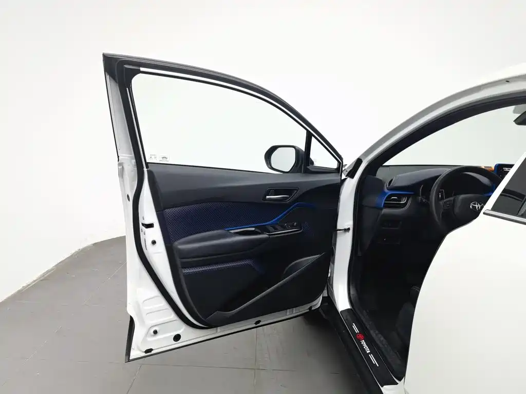 Toyota C-HR — миниатюра 8