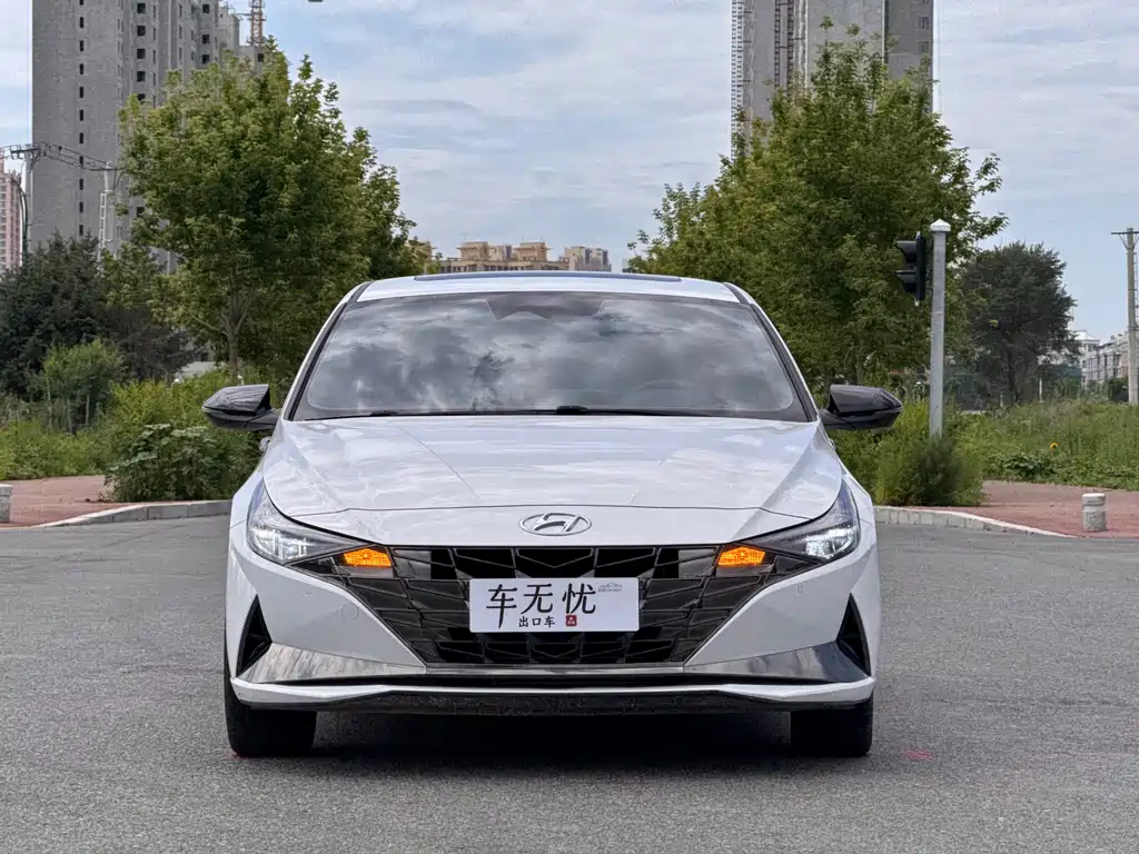 Hyundai Elantra 2022 240TGDi DCT LUX Luxury