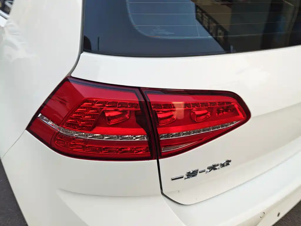 Volkswagen Golf — миниатюра 14